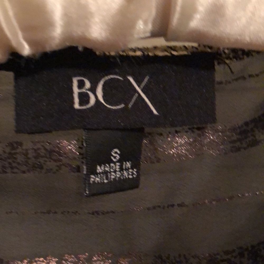 BCX S Batwing Cold Shoulder Crew Neck Metallic Black Gold Horizontal Stripe - Picture 8 of 10